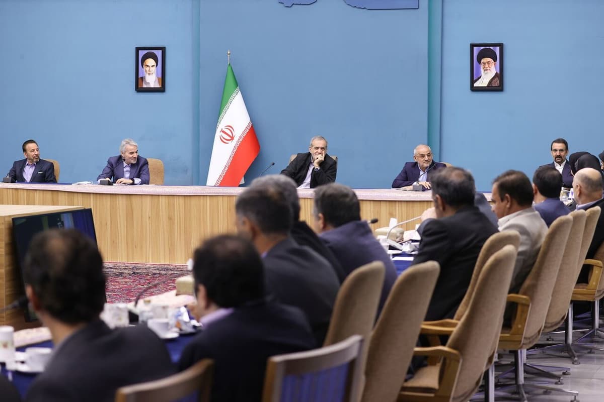 تصویر خبر: پزشکیان: نمیپذیرم که ایران از کشور دیگری عقبتر باشد