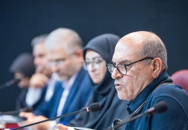 تصویر خبر: تخریب محیط زیست، تخریب پایههای تولید است