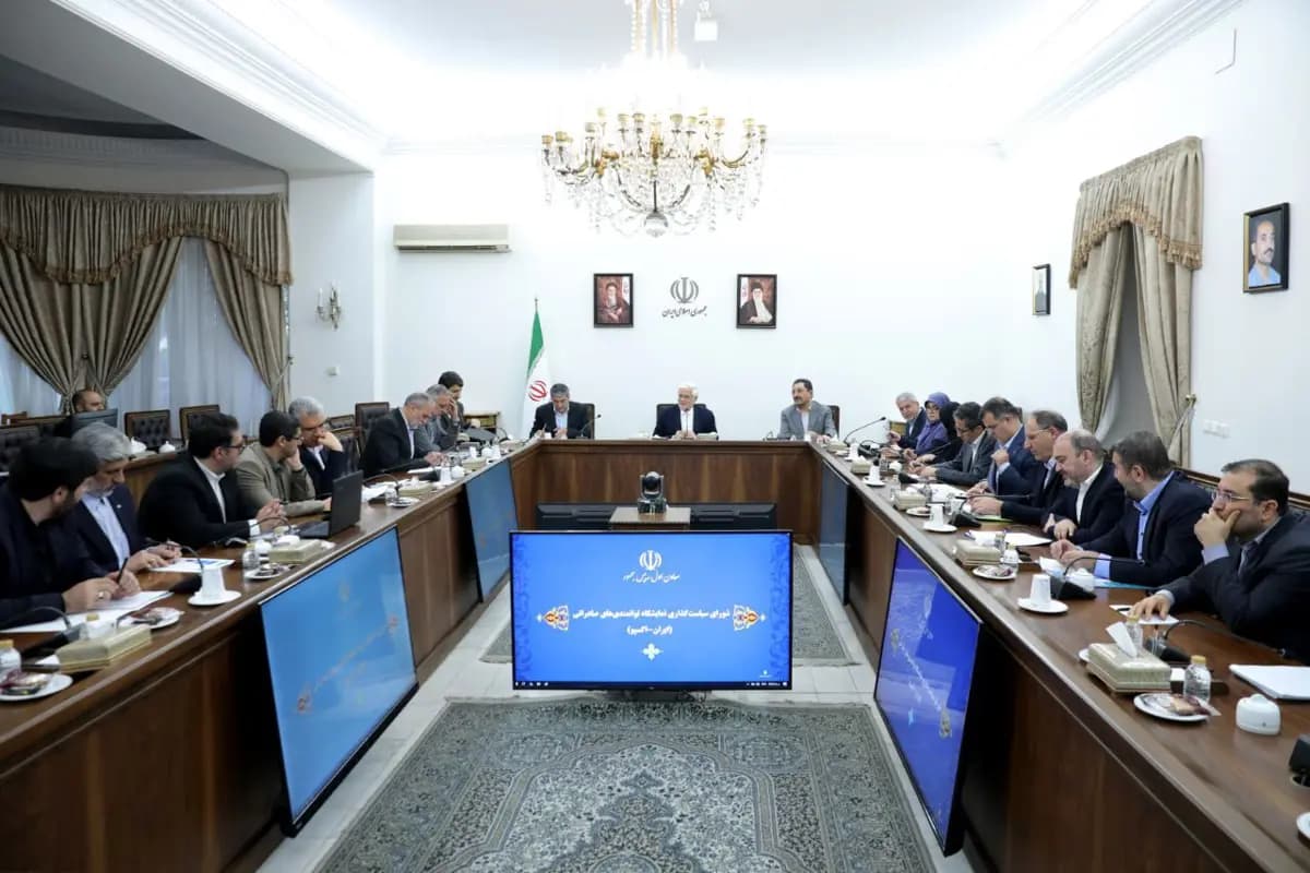 تصویر خبر: عارف:برپایی نمایشگاه ایران اکسپو برای ارتقاء جایگاه ایران در منطقه است