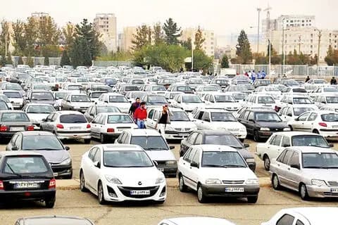تصویر خبر: افزایش ۱۵ درصدی قیمت ها، بازار خودرو را تکان نداد