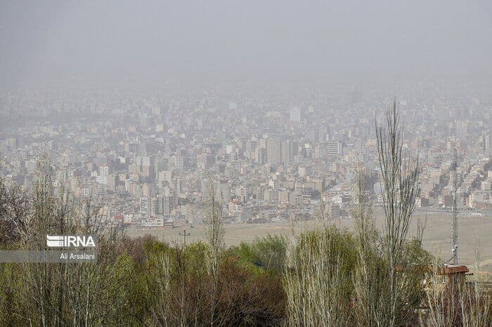تصویر خبر: آلودگی هوا در تهران شهرهای صنعتی/ ورود سامانه بارشی جدید از بعدازظهر